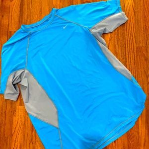 Men’s XL Nike Tech shirt